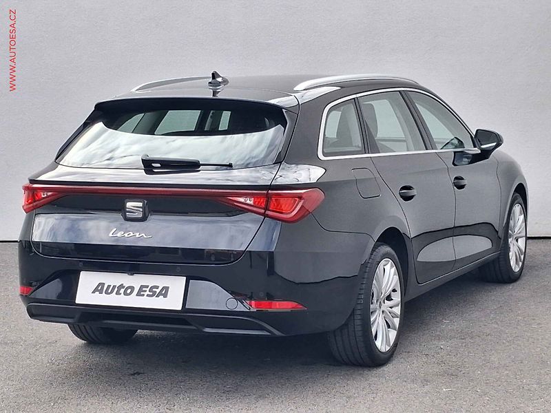Seat Leon (2021) 2.0 TDi, Style, DSG, +kola - fotka 4 z 21