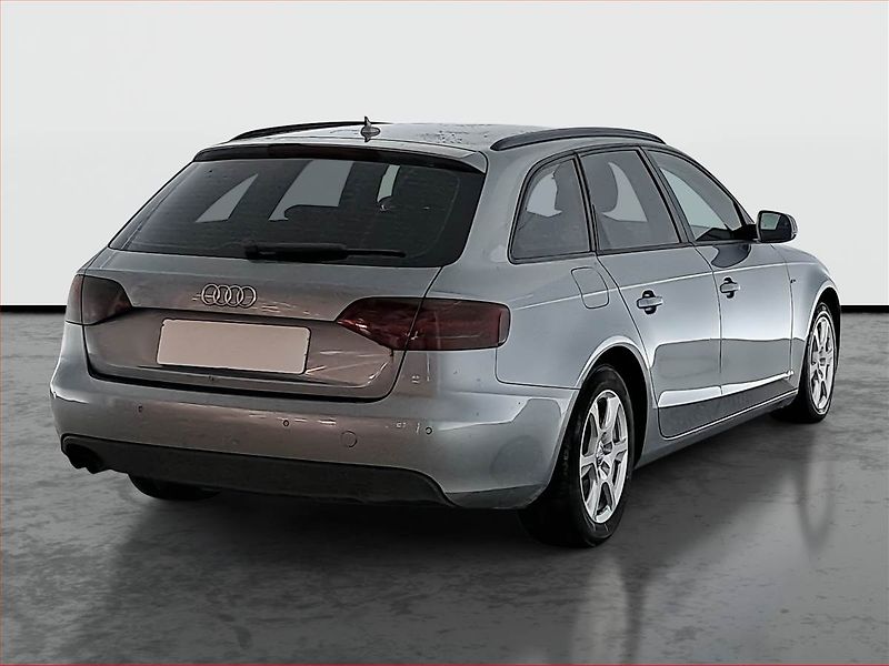 Audi A4 (2010) 2.0 TDI, nová STK - fotka 5 z 15