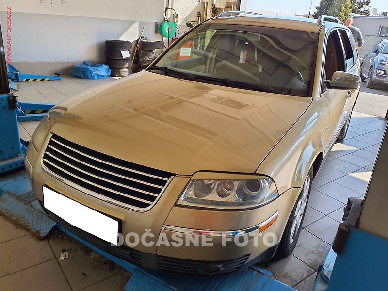 Volkswagen Passat (2001) 1.9TDI, ČR, navi, xenon - fotka 1 z 3