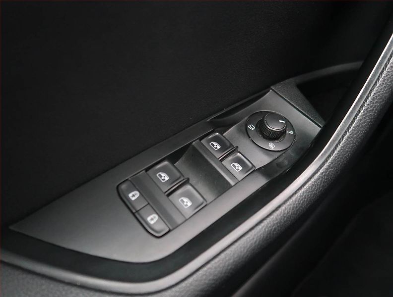 Škoda Superb (2018) 1.6 TDI, Navi, Tempomat - fotka 18 z 19