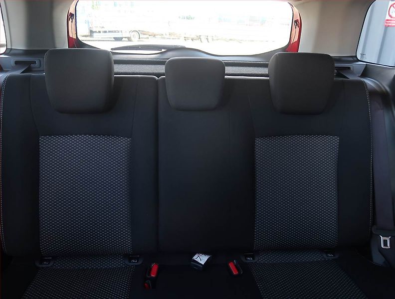 Suzuki Vitara (2021) Premium 1.4 BoosterJet, 4X4 - fotka 10 z 22