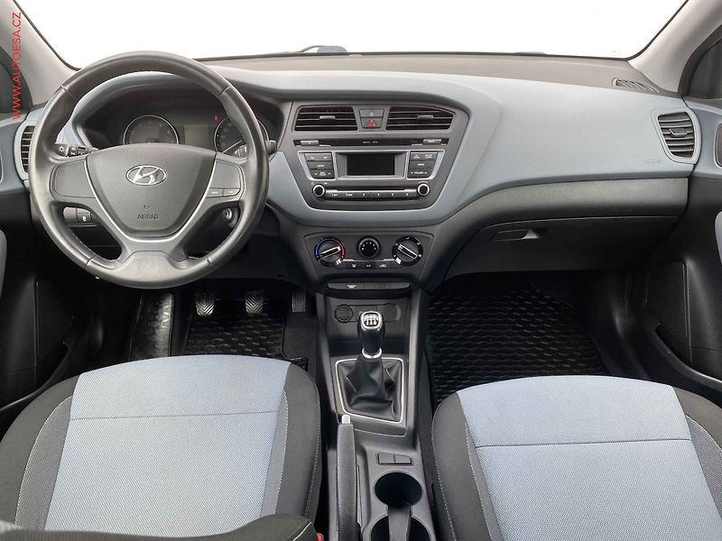 Hyundai i20 (2017) 1.2i, 2.maj,ČR, Family+ - fotka 8 z 16