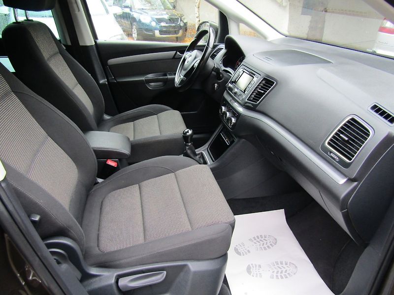 Volkswagen Sharan (2015) 2.0 TDI 100kW  CAR-PASS - fotka 25 z 40