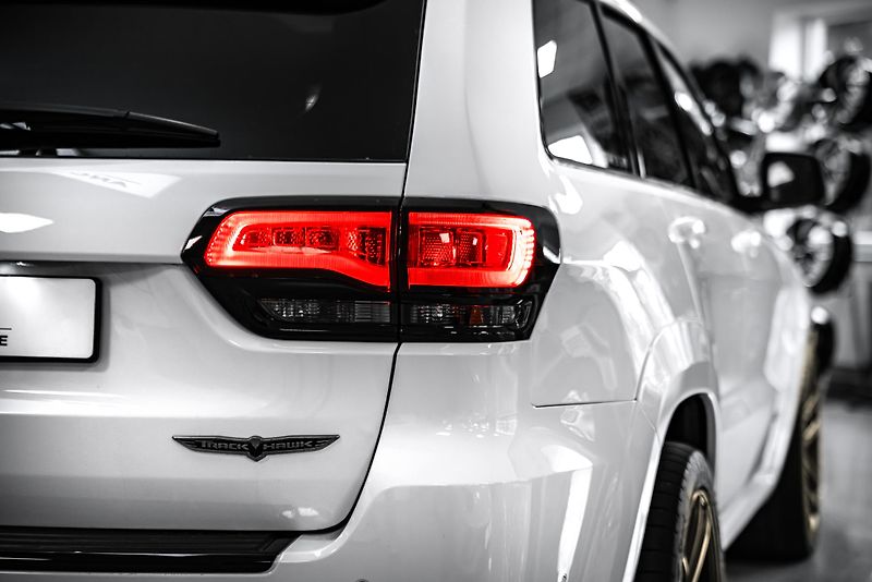 Jeep Grand Cherokee TrackHawk PANORAMA/KAMERA/H&K - fotka 8 z 26