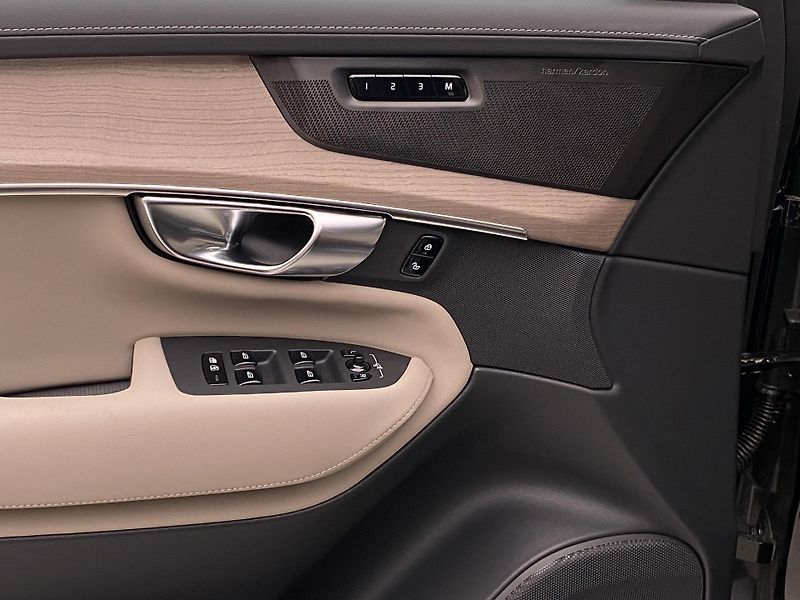 Volvo XC90 B5 AWD BRIGHT PLUS AUT CZ 7m - fotka 29 z 58