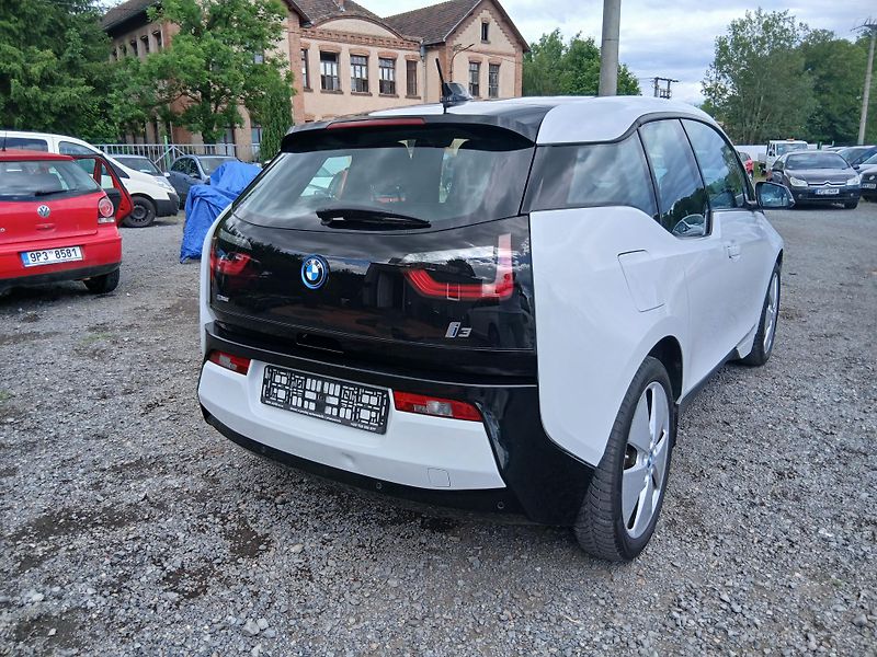 BMW i3 125 kW, 86tis km - fotka 13 z 47