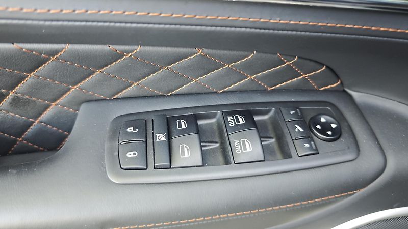 Jeep Grand Cherokee (2019) 3,0 CRD Summit ČR, 1.maj.  - fotka 22 z 49