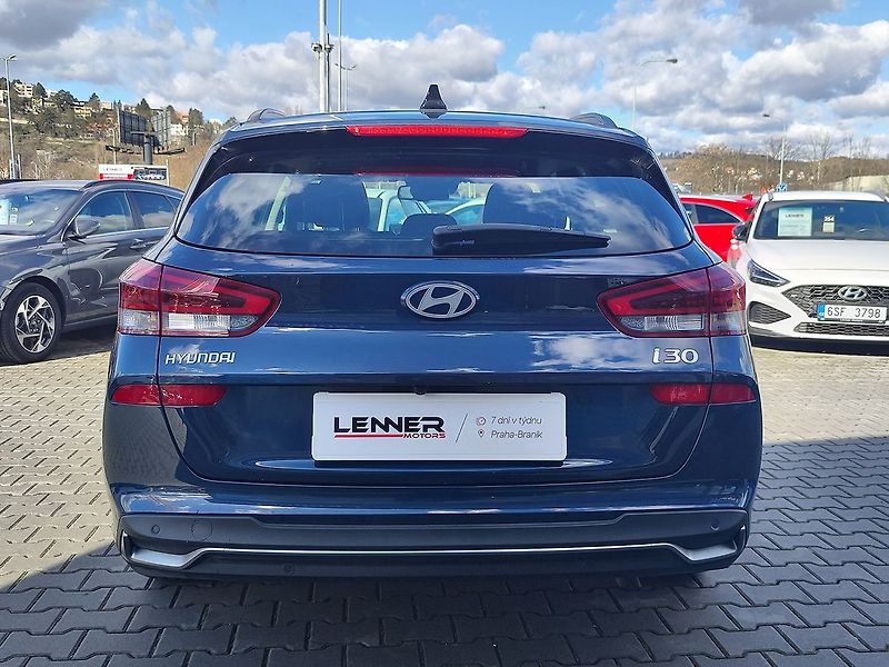 Hyundai i30 1.5 T-GDI/103kW Style DCT - fotka 6 z 31