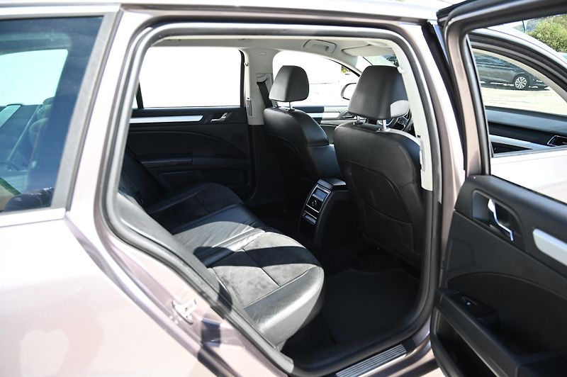 Škoda Superb 2.0TDI 125KW rezervace 3/2011 - fotka 27 z 43