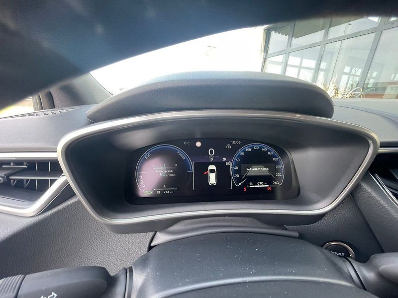 Toyota Corolla 1.8 Hybrid 140k Style - fotka 26 z 28