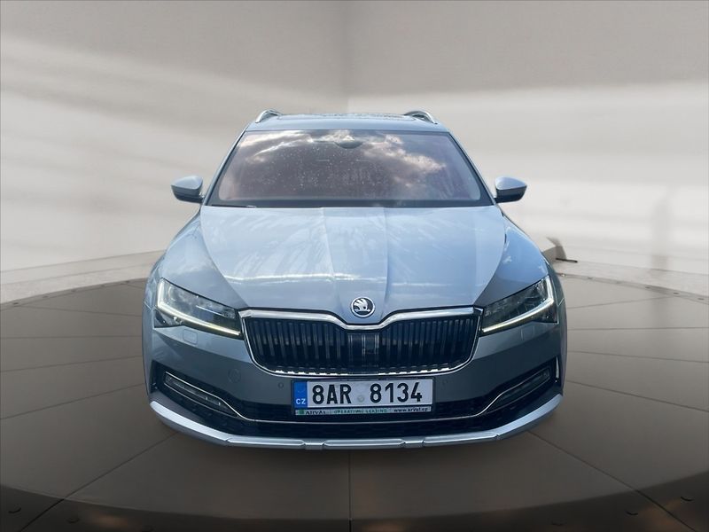 Škoda Superb 2,0 TSI 200 Sc. 4x4 AT - fotka 2 z 11