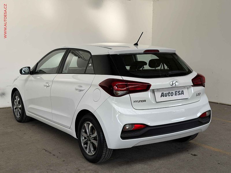 Hyundai i20 (2019) 1.2i, 1.maj,ČR, AC - fotka 6 z 16