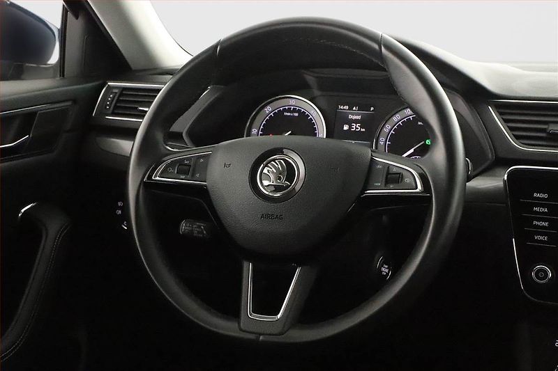 Škoda Superb (2019) 2.0 TDI, 4X4, Automat, Navi - fotka 15 z 18