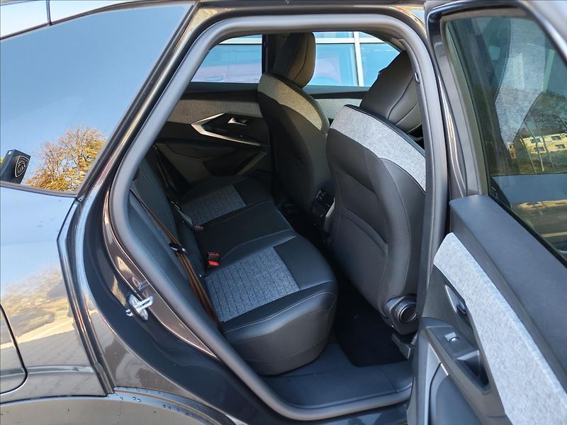 Peugeot 3008 (2026) BUSINESS Hybrid 145 e-DCS6 - fotka 6 z 18