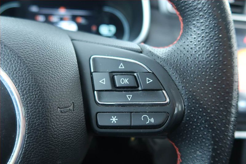 MG ZS (2022) Emotion Plus 1.5, Serv.kniha - fotka 17 z 20