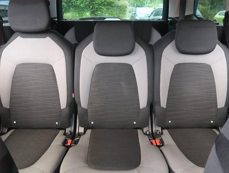 Citroën C4 Picasso (2016) 1.6 BlueHDi, 7 míst - fotka 10 z 18