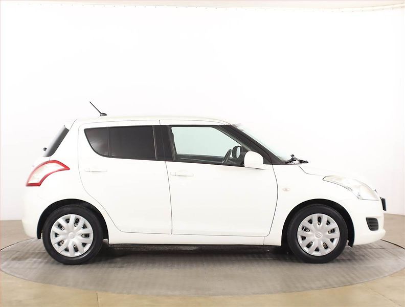 Suzuki Swift (2012) 1.2, Serv.kniha - fotka 6 z 14