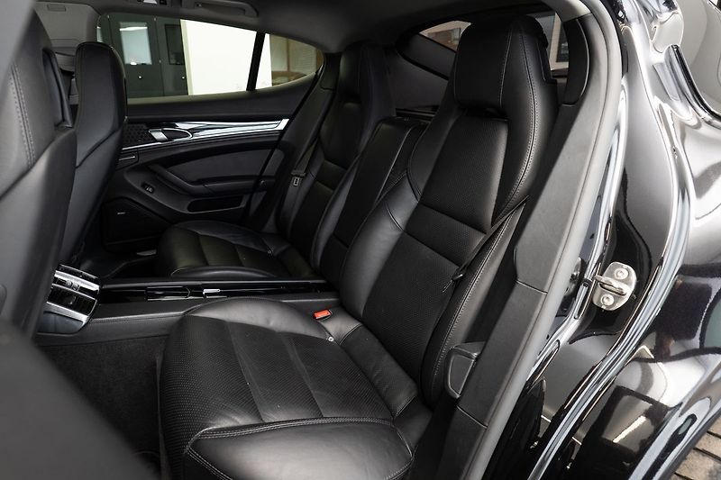 Porsche Panamera - fotka 11 z 26