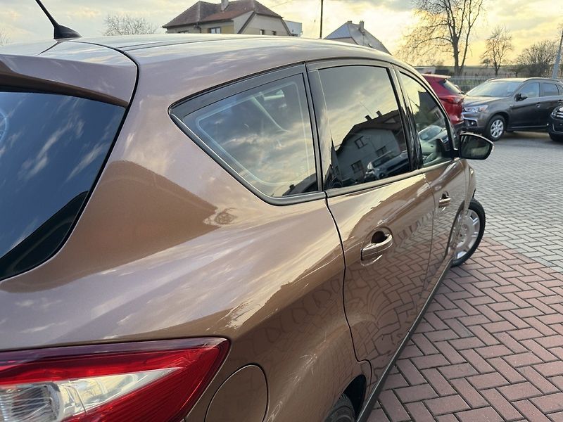 Ford C-MAX (2013) 1.0i EB Klima Winter Paket - fotka 34 z 44