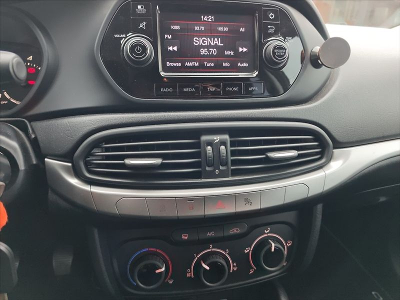 Fiat Tipo 1,4 95k Plus - fotka 9 z 11