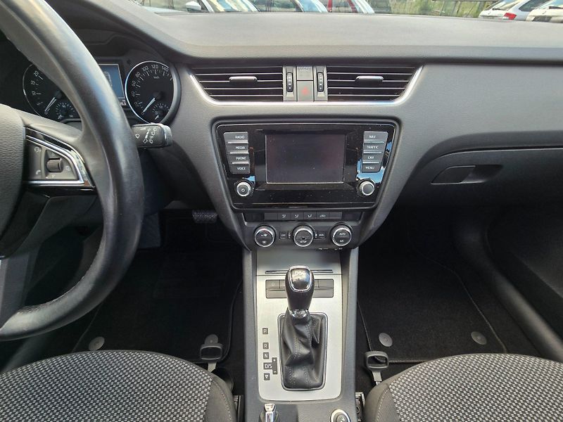 Škoda Octavia (2014) 1.6 TDi 77KW DSG Ambition - fotka 15 z 23