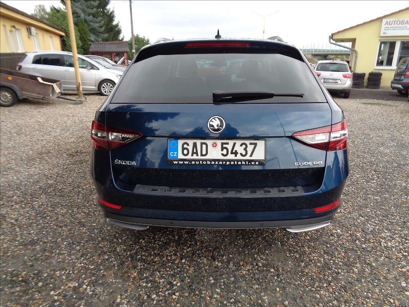 Škoda Superb 2,0 - fotka 6 z 20