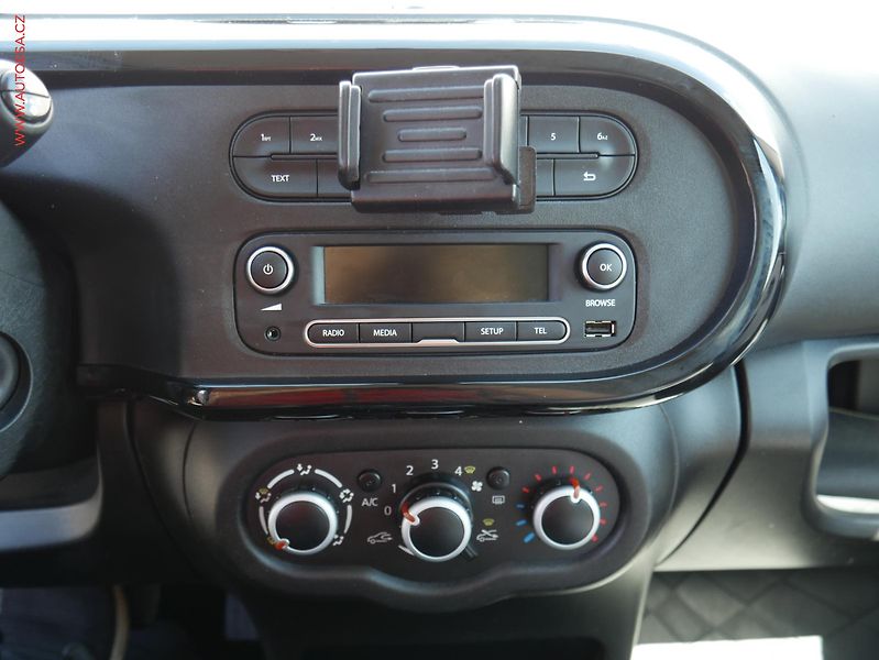 Renault Twingo (2018) 1.0 SCe, Limited, park. čidla - fotka 13 z 16