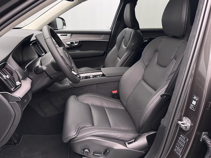 Volvo XC90 (2026) B5 AWD AUT BRIGHT ULTRA 7-míst - fotka 3 z 28