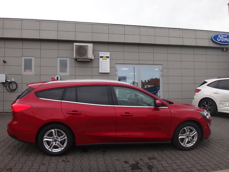 Ford Focus (2021) Trend Edition 1.0 EcoBoost 92k - fotka 6 z 30