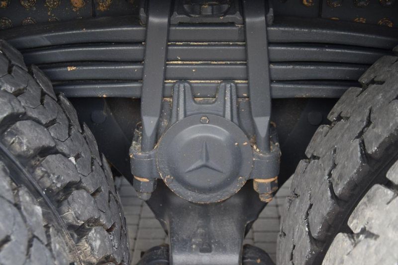 Mercedes-Benz (2018) Arocs 3252 8x4 Bordmatik  - fotka 15 z 27