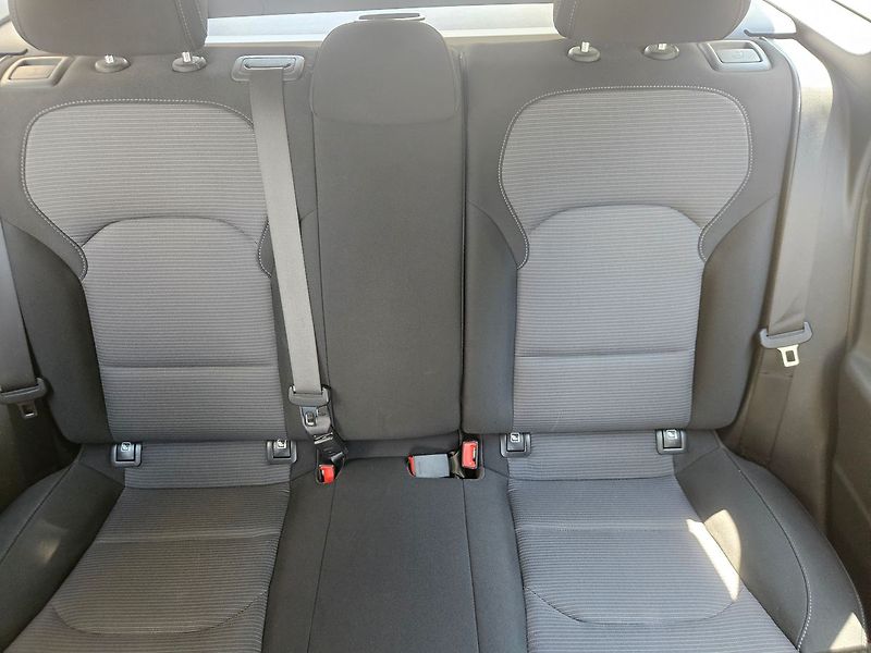 Hyundai i30 1,6 CRDi DPH Trikolor Comfort - fotka 28 z 36