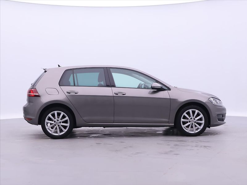 Volkswagen Golf 1,4 TSI 110kW Highline Navi - fotka 8 z 34