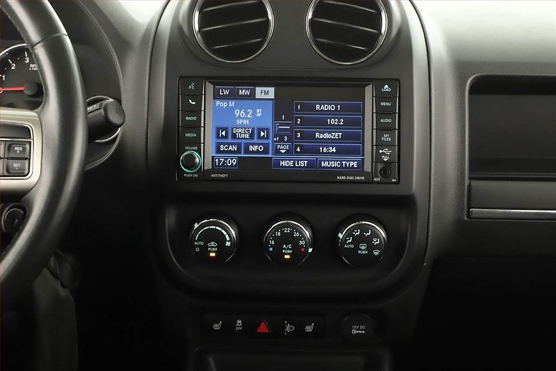 Jeep Compass (2012) 2.0, Tempomat, Vyhř. sedaček - fotka 10 z 14