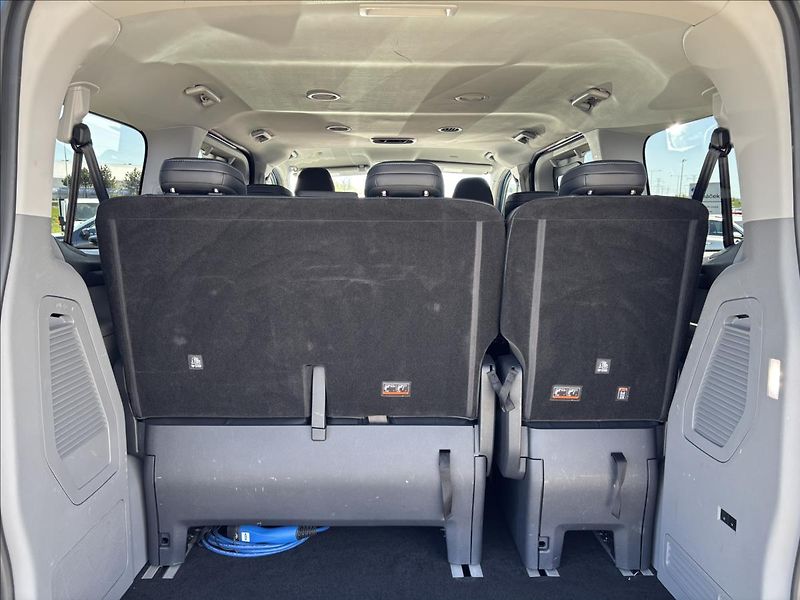 Ford Tourneo Custom 2,5 PHEV Sport 171kW - fotka 11 z 35