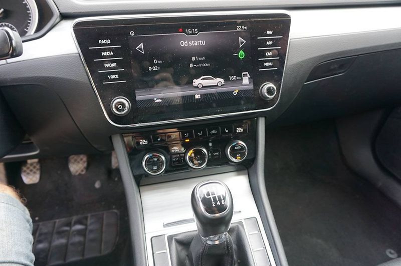 Škoda Superb (2020) 2.0 NOVÉ  V ČR - fotka 23 z 30