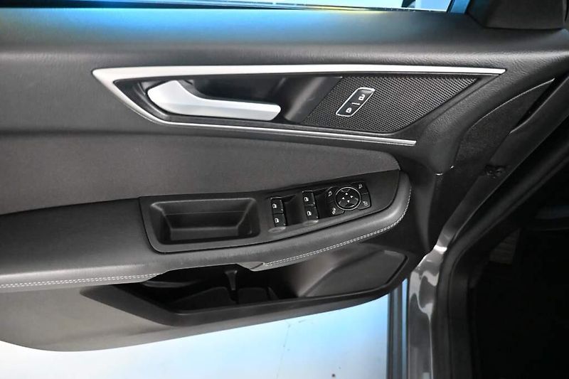 Ford Galaxy (2021) 2.0 7 Míst Kamera Business 8AT - fotka 16 z 31