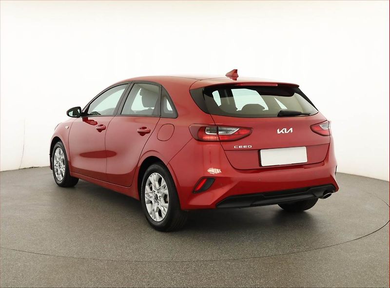 Kia Ceed (2022) 1.5 T-GDI, Serv.kniha - fotka 4 z 19