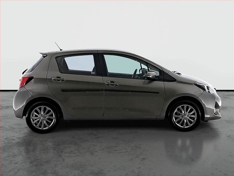 Toyota Yaris (2017) 1.33 Dual VVT-i, Automat - fotka 6 z 17