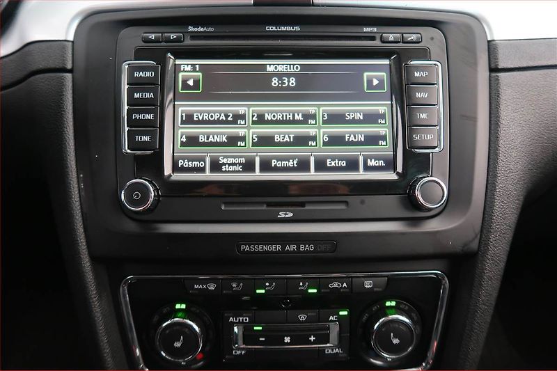 Škoda Superb (2012) Elegance 2.0 TDI, 4X4 - fotka 12 z 21