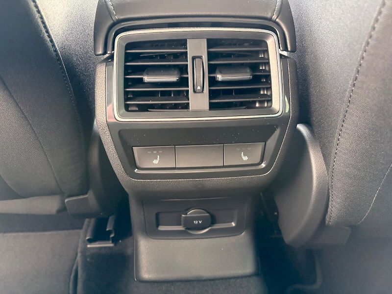 Škoda Karoq (2026) TSI 110 kW Top Selection - taž - fotka 26 z 29