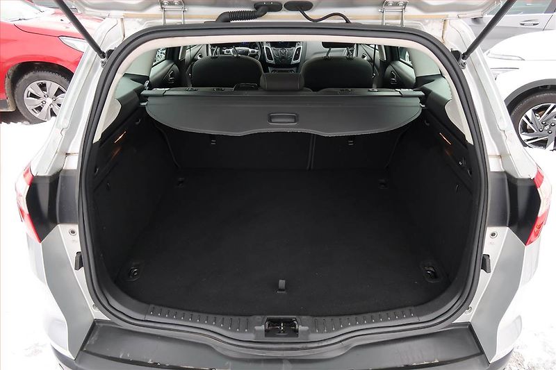 Ford Focus (2013) 2.0 TDCi, Navi, Tempomat - fotka 14 z 19
