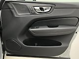 Volvo XC60 B5 AWD PLUS DARK AUT REZERVACE - náhled 44