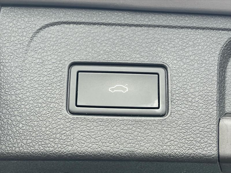 Volkswagen Passat Variant 2,0 TDi 110 kW 7DSG ELEGANCE - fotka 24 z 26