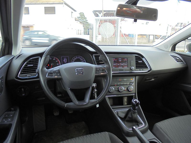 Seat Leon (2017) 1.2 TSI- ČR-1.MAJITEL-SERVISKA - fotka 8 z 11