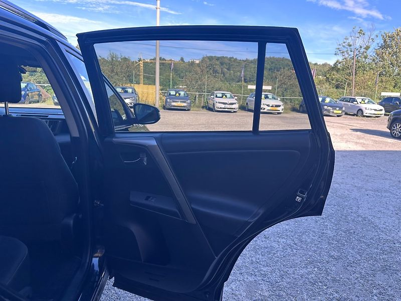 Toyota RAV4 (2015) 2.0i 4x4/Tažné/Kamera/Tempomat - fotka 17 z 28