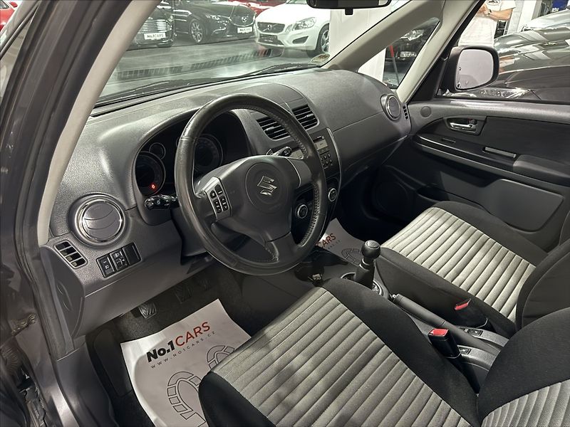 Suzuki SX4 1,6   VVT SPORT-LINE KEYLESS - fotka 8 z 35