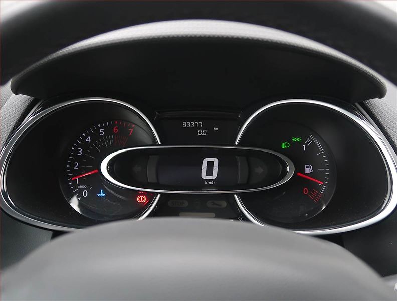 Renault Clio (2017) 0.9 TCe, ČR,1.maj, Tempomat - fotka 11 z 22