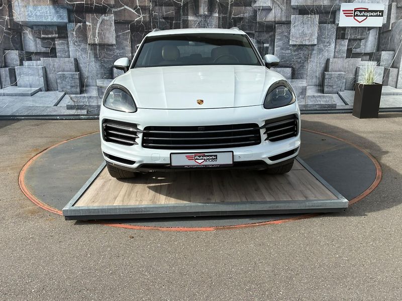 Porsche Cayenne (2019) 3.0, 250KW, 4x4, 360°, KEYLESS - fotka 2 z 38