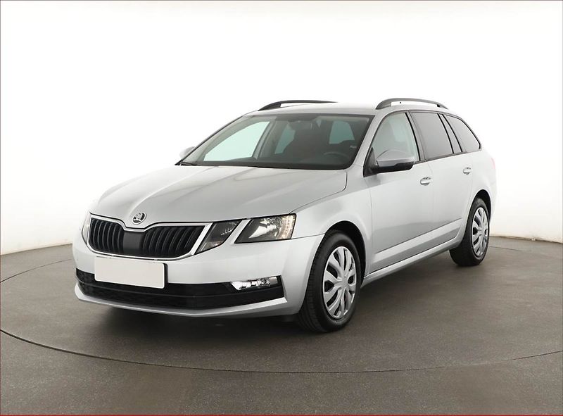 Škoda Octavia (2018) 1.6 TDI, Navi, Tempomat - fotka 2 z 13