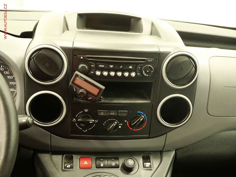 Peugeot Partner (2015) 1.6HDi, 1.maj,ČR, 66kW - fotka 11 z 16
